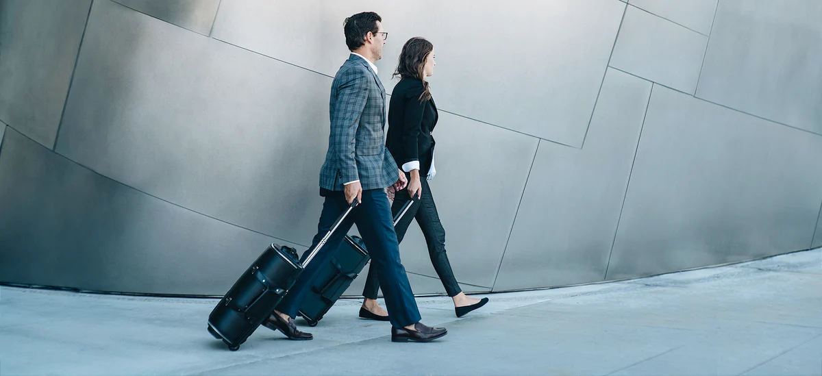 Samsonite || American Tourister || Travelpro Sales -Samsonite || American Tourister || Travelpro Sales Modelshot Women Workbag Closeup landscape 1 2000x0 c